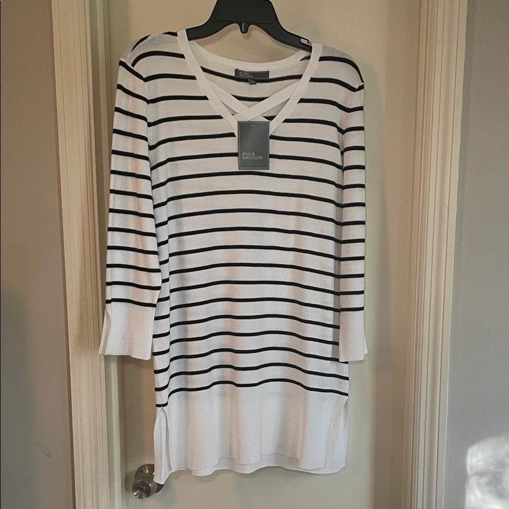 New York & Company Black and White Striped Long Sleeve Top